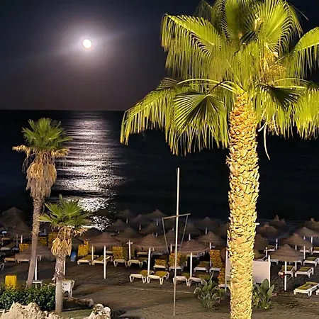 Roca Chica. - First Line Appartement Torremolinos